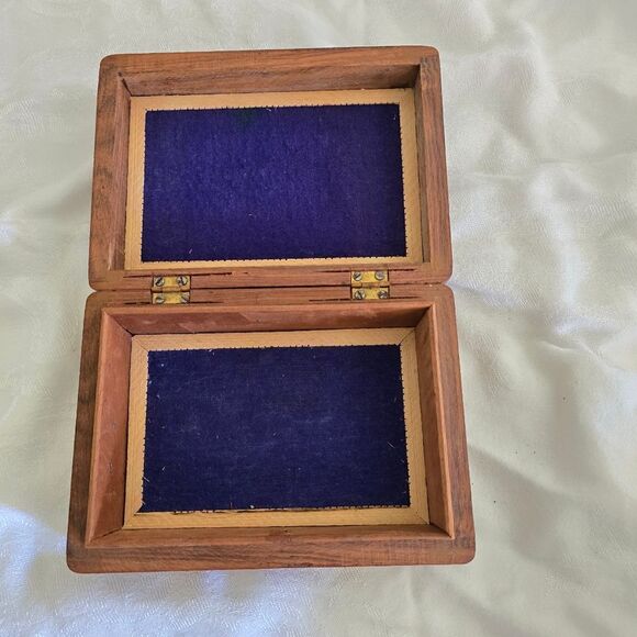 Vintage Handcrafted Wooden Jewelry Box With Intricate Floral Design - Picture 9 of 12